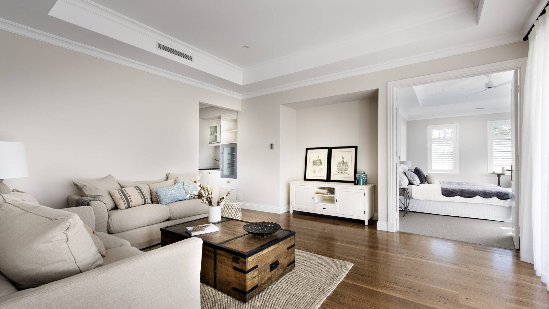 Long Island: Luxury Hamptons Home Perth - Upstairs living