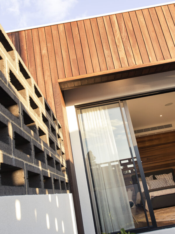 Warehaus: Industrial style home