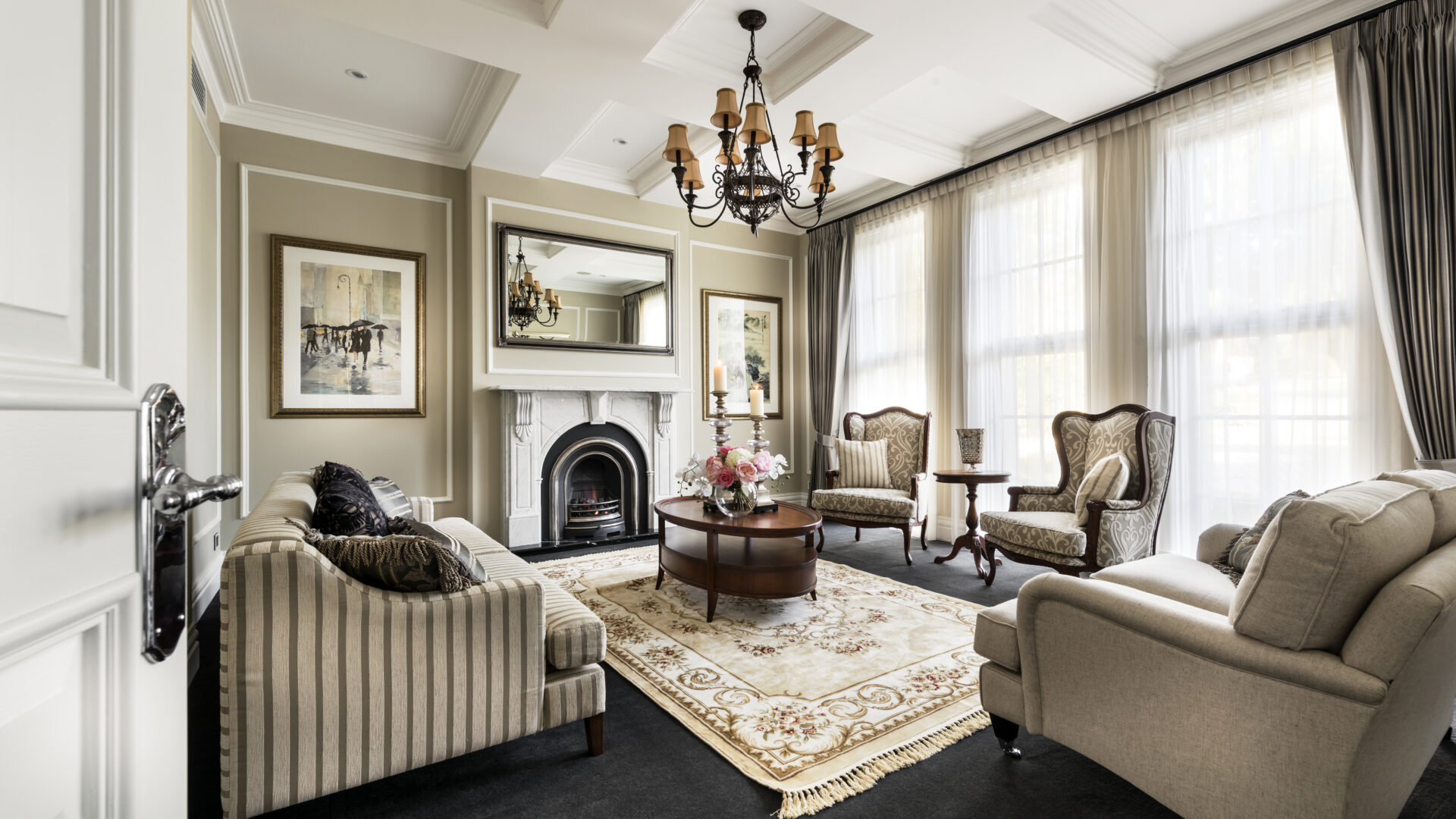 Regency: Luxury Home Perth - living room