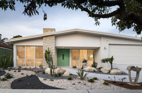 Palm Springs: Retro style Home - exterior