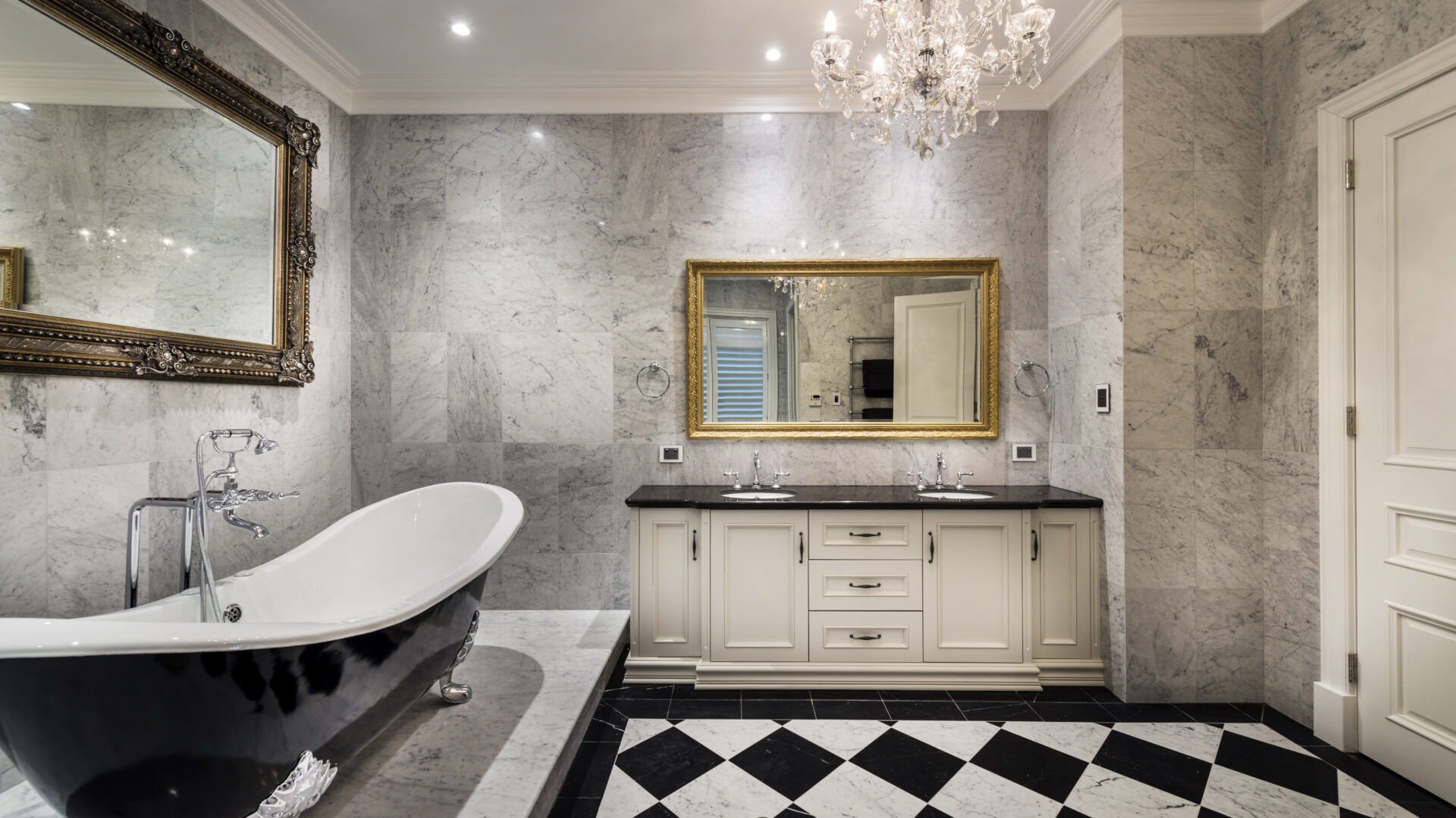 Regency: Luxury Home Perth - master bathroom