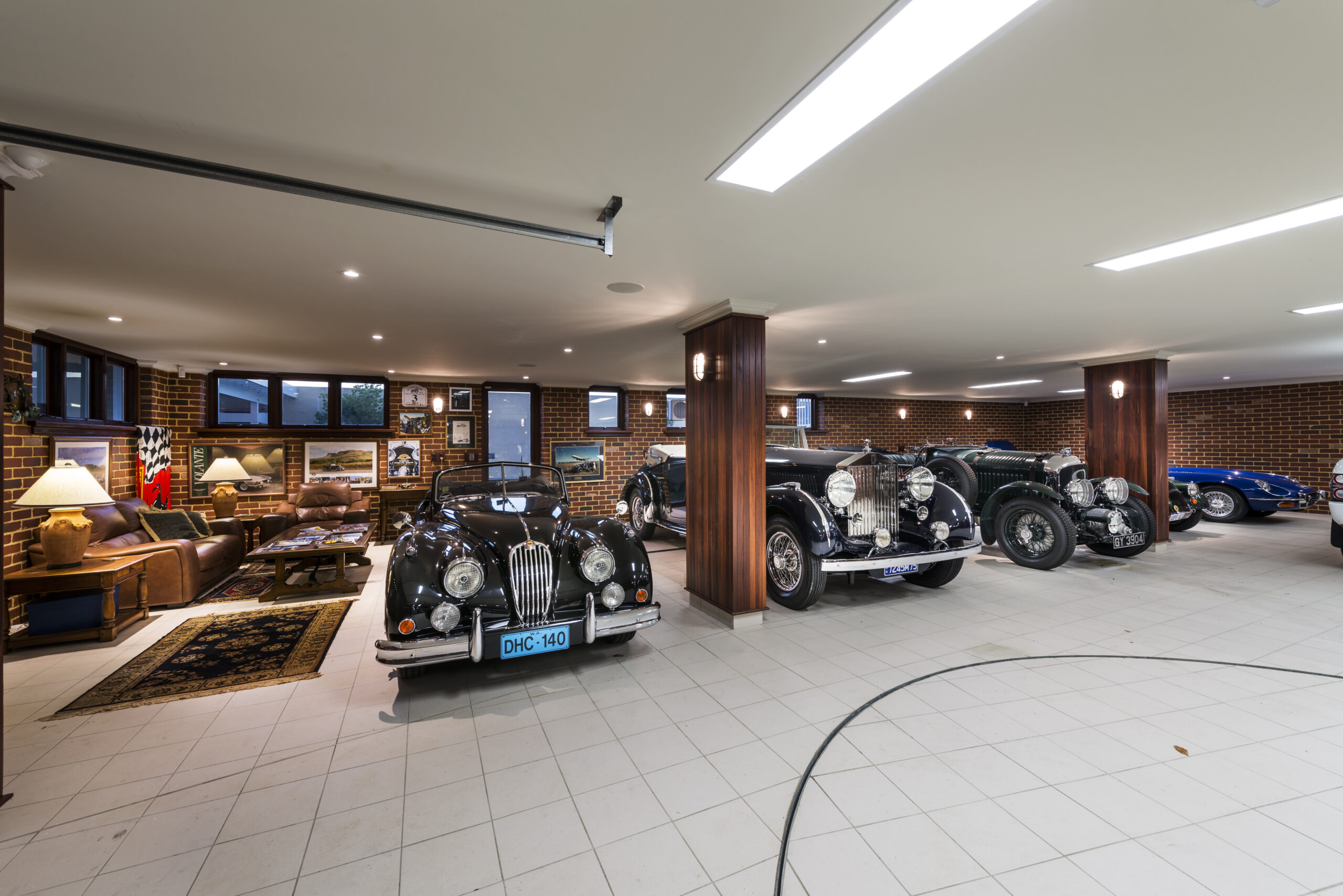 Luxury garage Car turntable adds extra twist