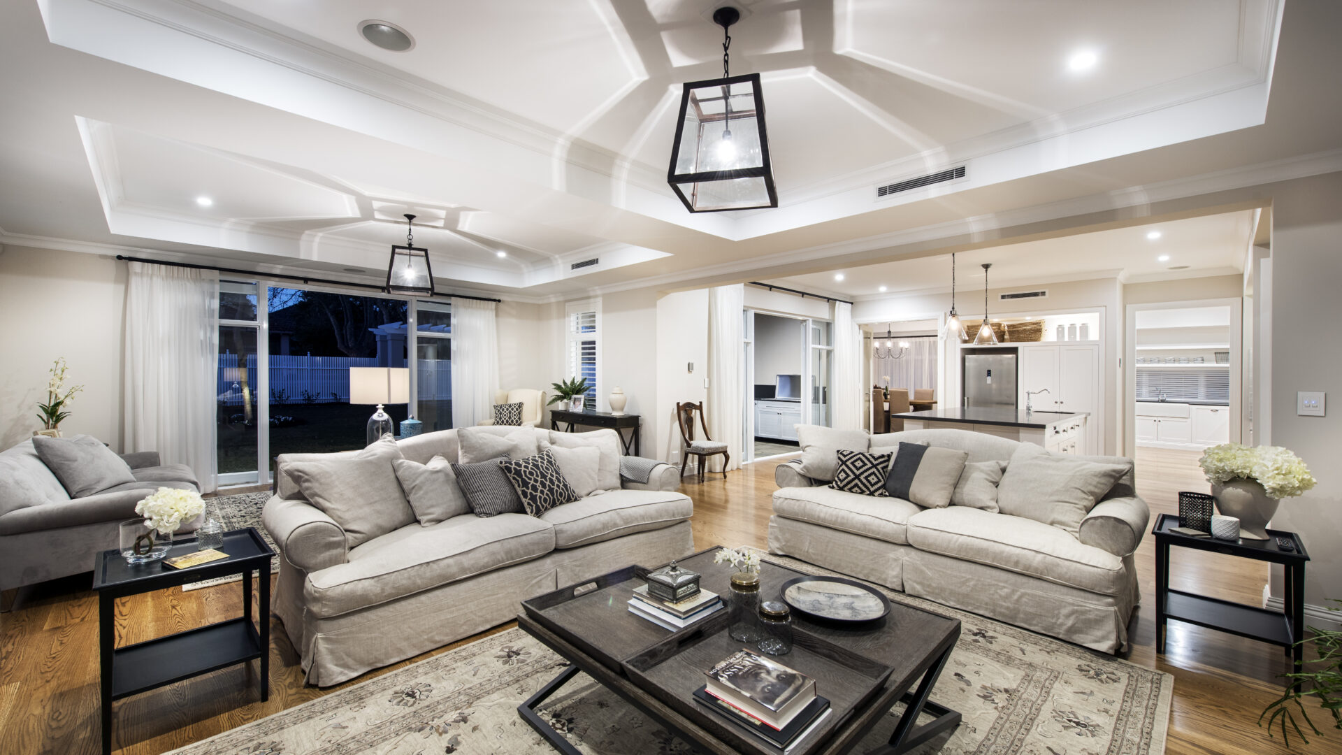 Long Island: Luxury Hamptons Home Perth - living room