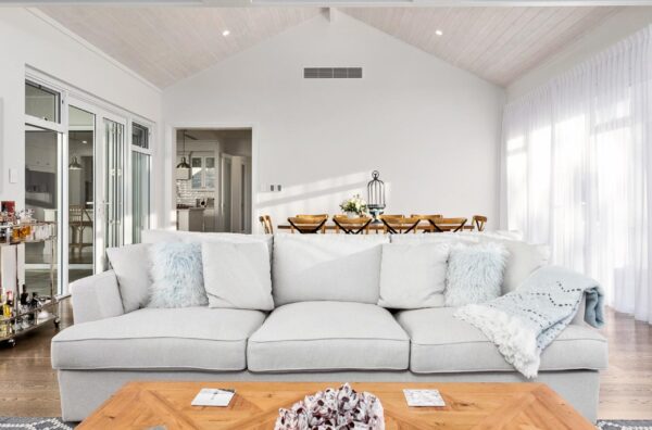 The Big Blue: Luxury Hamptons Home Perth